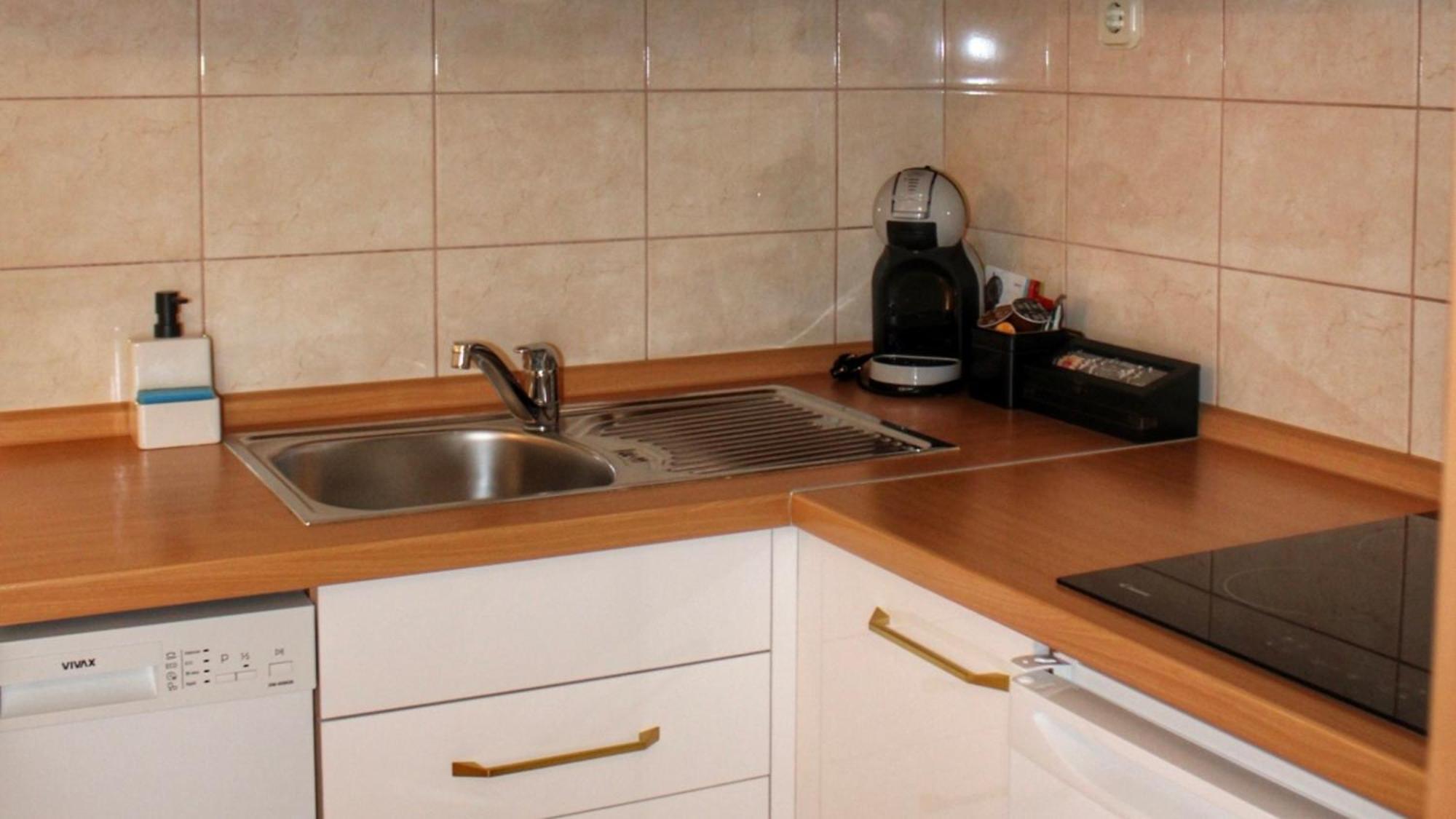 Studio Laura-Spacious Studio On The Main Beach Makarska Luaran gambar