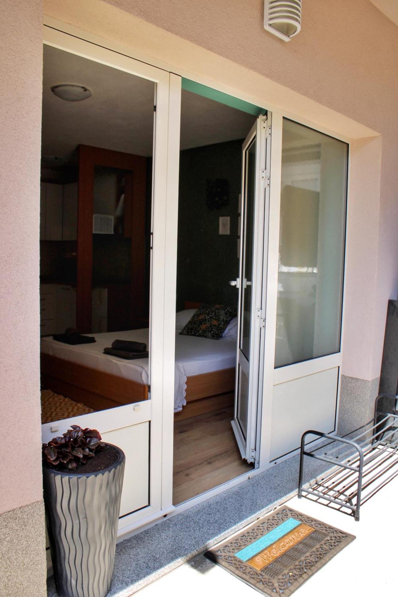 Studio Laura-Spacious Studio On The Main Beach Makarska Luaran gambar