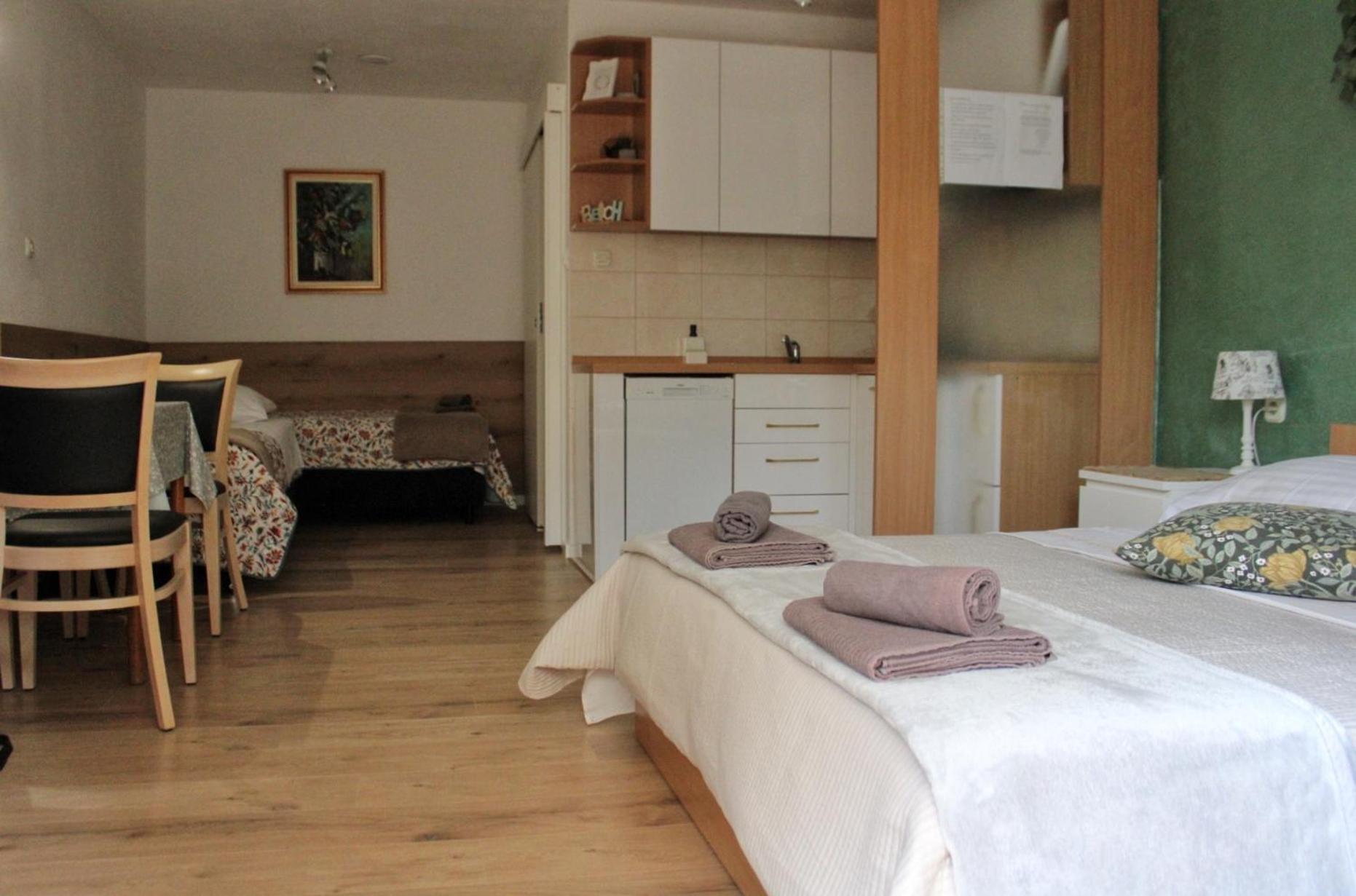 Studio Laura-Spacious Studio On The Main Beach Makarska Luaran gambar